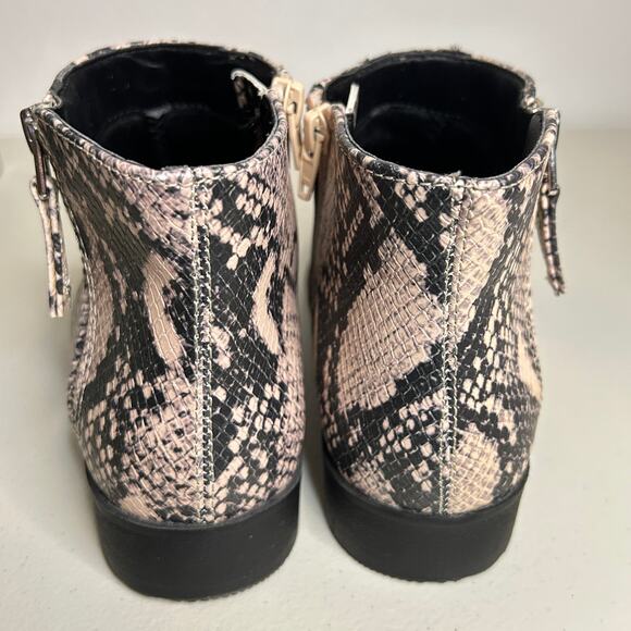 Time and Tru Ankle Boot Snake Print Zip Sides Size 8W - Picture 5 of 10